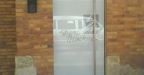 STRONG MACHINE STRONG MACHINE